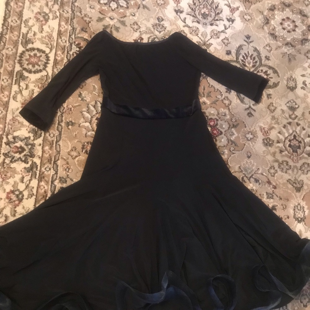 Black Strechy flare  3/4 sleeves dance dress new sz L new